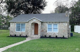 Building Photo - 1015 N Arcola St