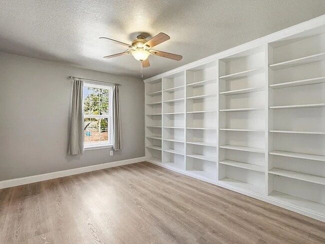 Building Photo - 12 Pintuerero Way