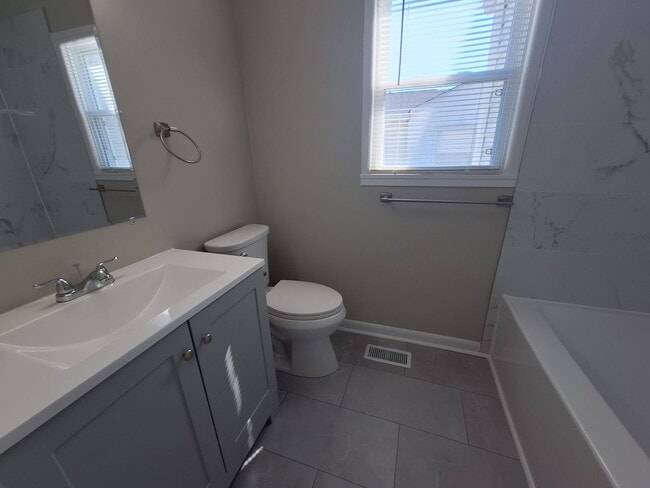 Building Photo - 3303 Candlewood Dr
