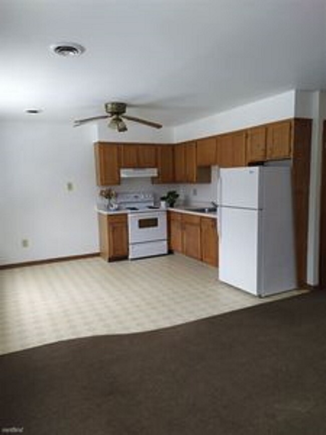 kitchen/dining room - 81 Cheltingham Ave