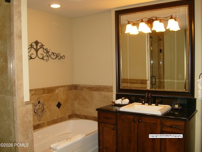Building Photo - 3551 N Escala Ct
