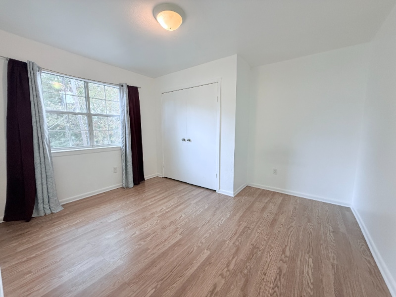 Building Photo - 629 Papworth Ave