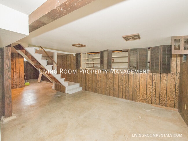 Building Photo - 3740 SE Tibbetts St