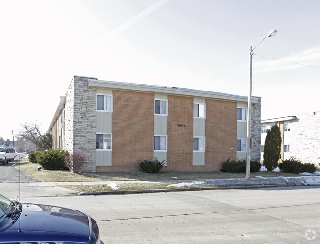 Building Photo - Station Hills