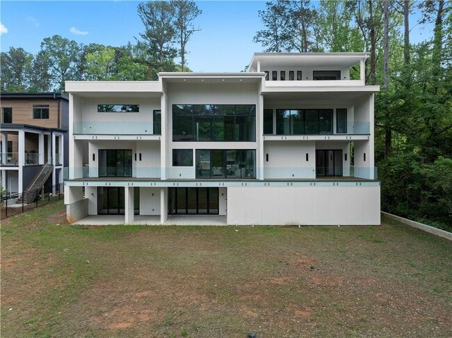 Building Photo - 2650 Fairoaks Rd