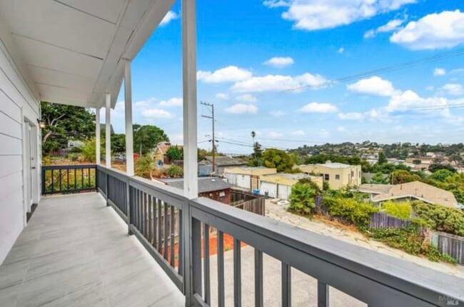 Building Photo - 324 Ohio St