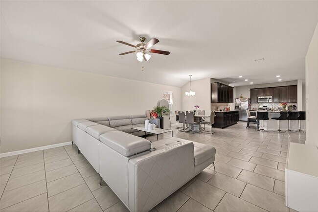 Building Photo - 18306 Pelham Holw Trl
