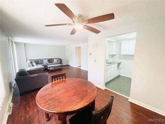 Building Photo - 110 Charter Oaks Dr