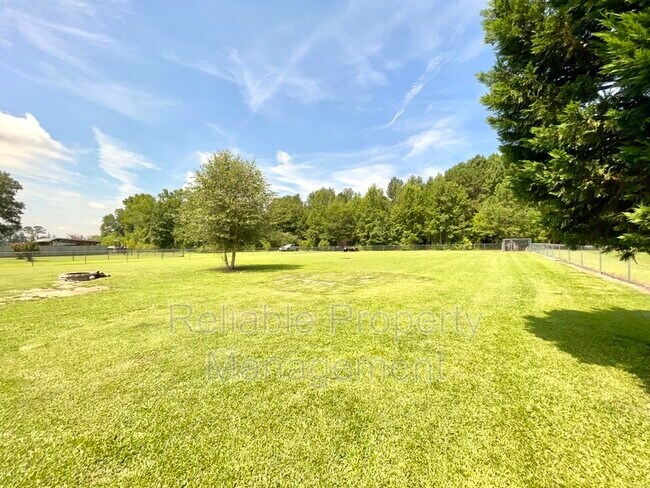 Building Photo - 879 O B J Rd