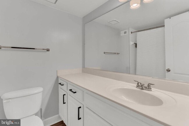 Building Photo - 3829 Chesterwood Dr