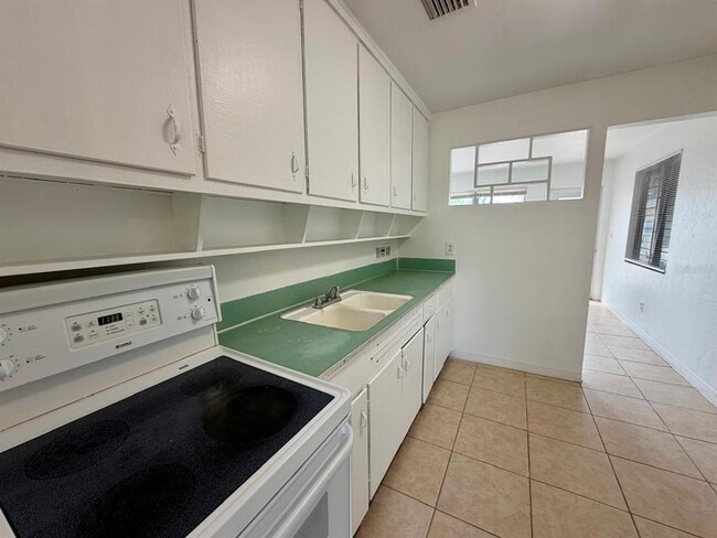 Building Photo - 4627 19th Ave S