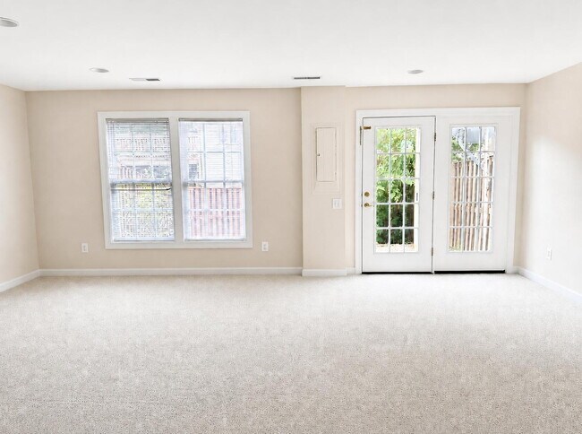 Building Photo - Elegant 3-Level Brick Front Townhome with 3 Bedrooms, 2.5 Baths & 1-Car Garage in South Riding