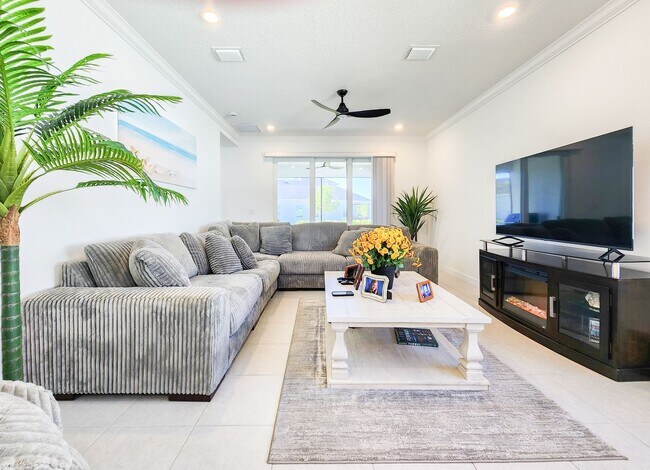 Building Photo - Resort-style Living in Palm Bay