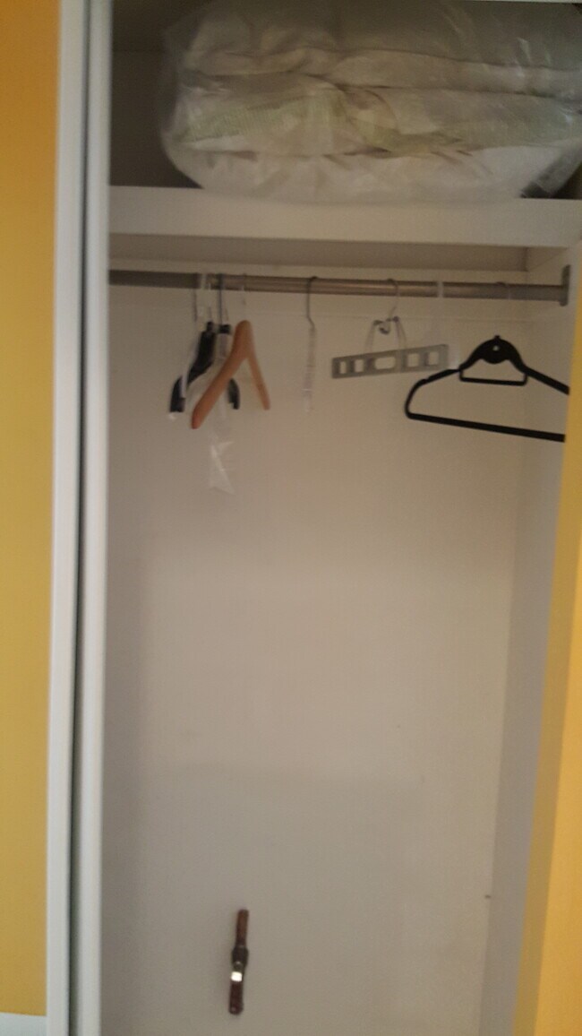 closet - 300 NE 14th Ave