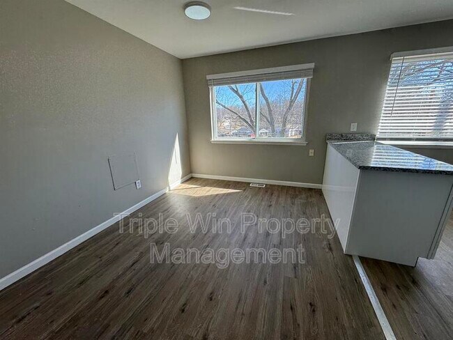 Building Photo - 5122 Ville Maria Ln