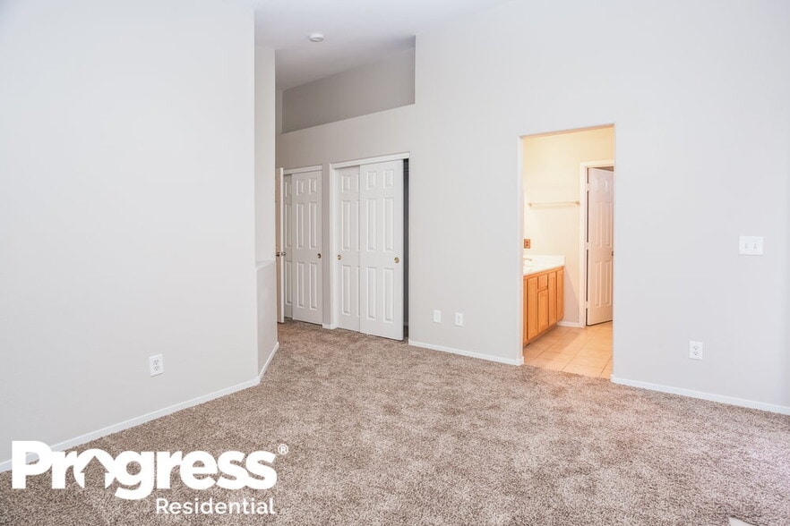 Building Photo - 9008 Crooked Shell Ave