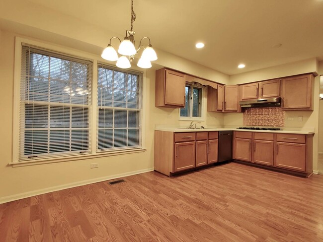 Building Photo - 1520 Chippewa Dr