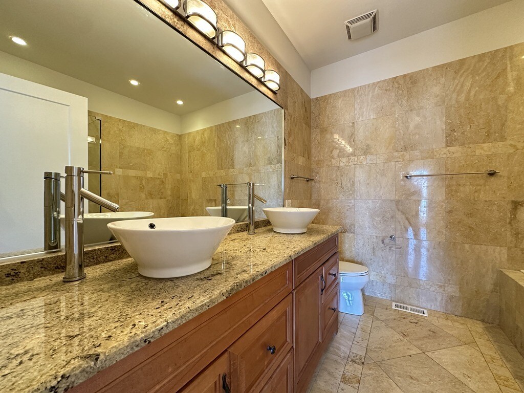 Building Photo - 724 N Willard Ct