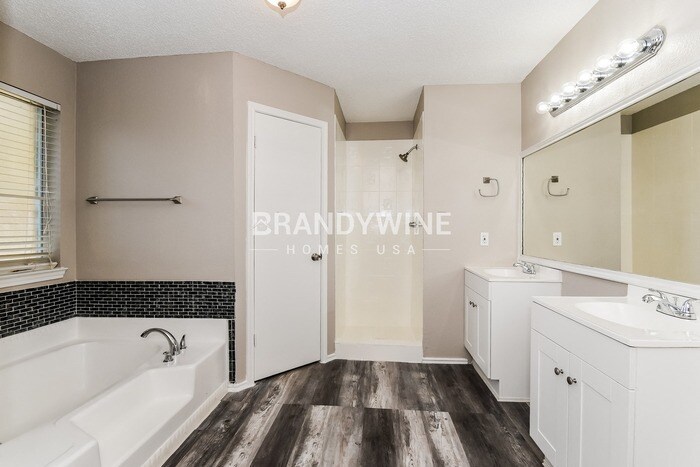 Building Photo - 2305 Randi Rd