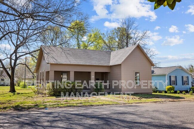 Building Photo - 2017 48th Street Ensley