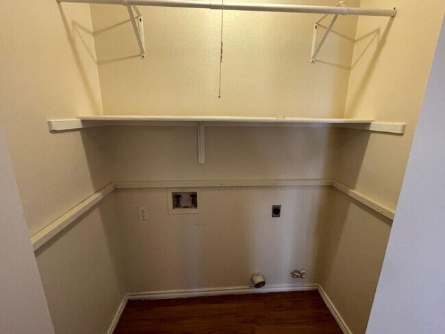 Building Photo - 7209 Aldea Dr