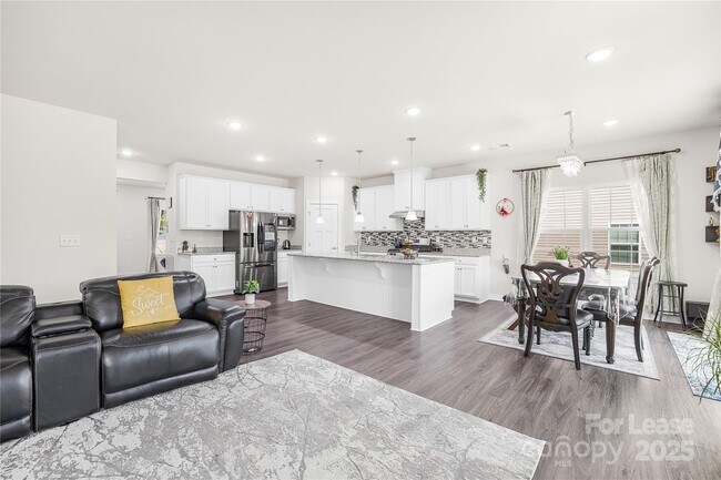 Building Photo - 7106 Waterwheel St SW