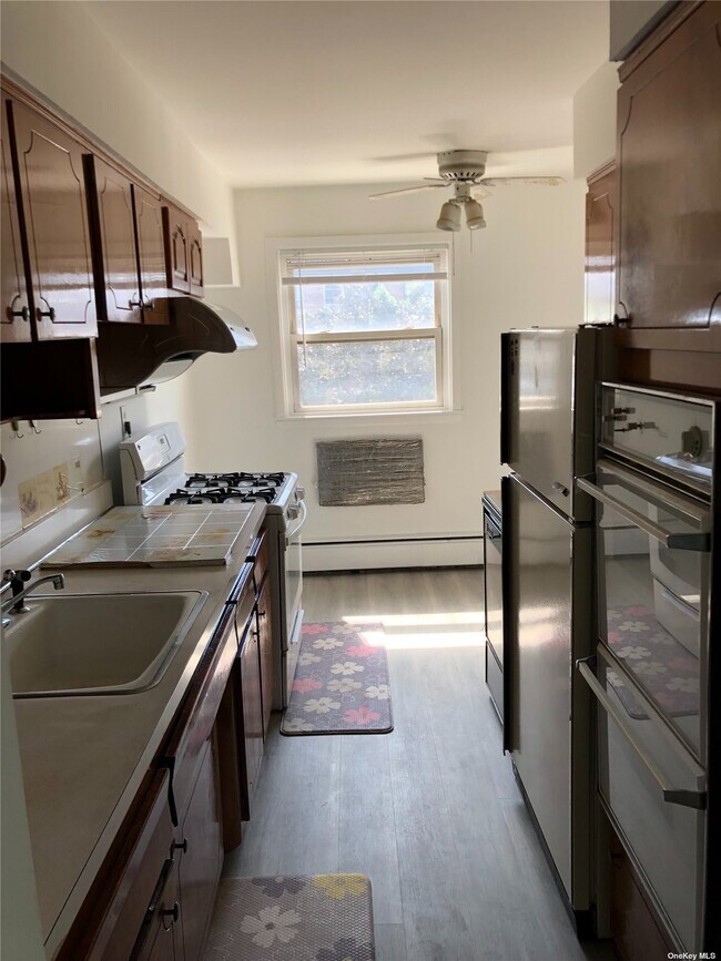 Building Photo - 61-29-61219 219th St