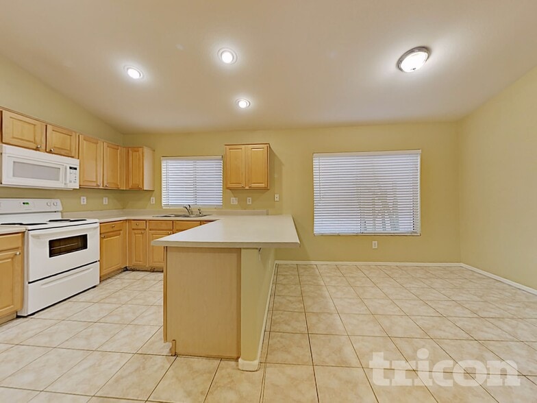 Building Photo - 18071 N 113th Ave