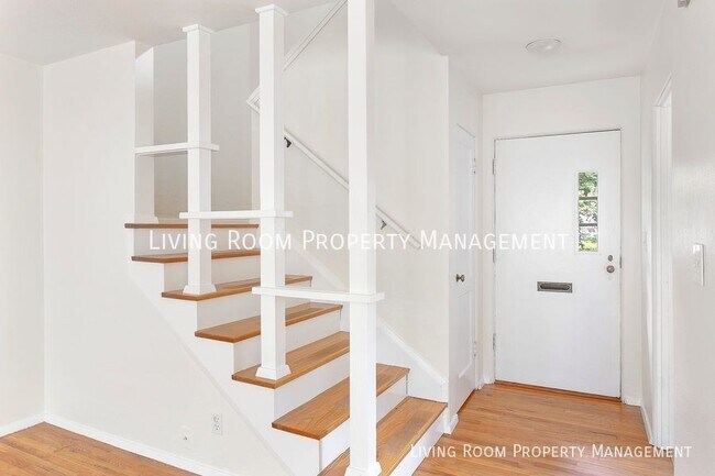 Building Photo - Charming 2 Bedroom Condo in Binford Condom...