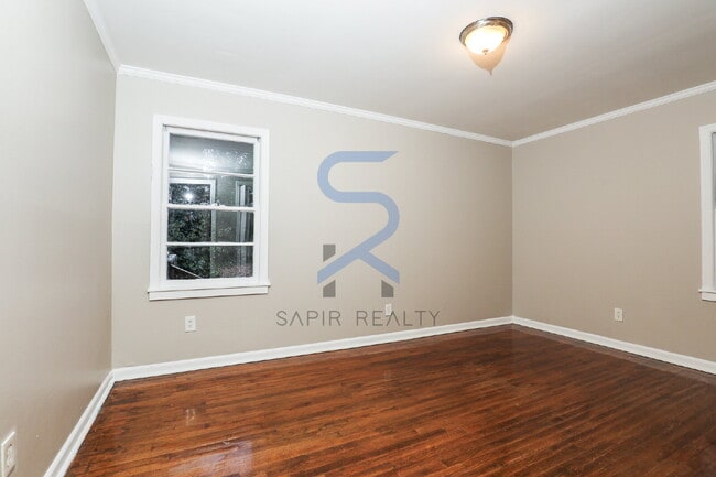 Building Photo - Move in before December 31st and choose your reward: a $250 Amazon Gift Card or a 55 Smart TV!