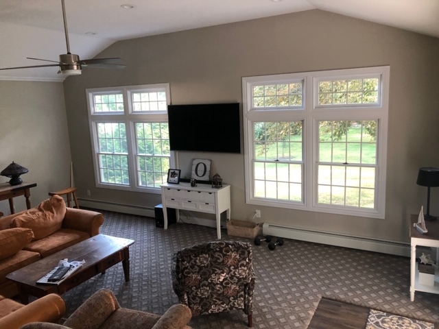 2nd Floor Great Room - 318 Woodlawn Ave