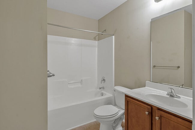 Building Photo - 188 Pine Hollow Rd