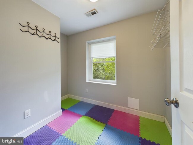 Building Photo - 2232 Aquia Dr