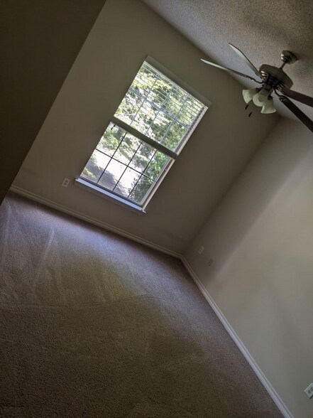 Building Photo - 32205 N Course View