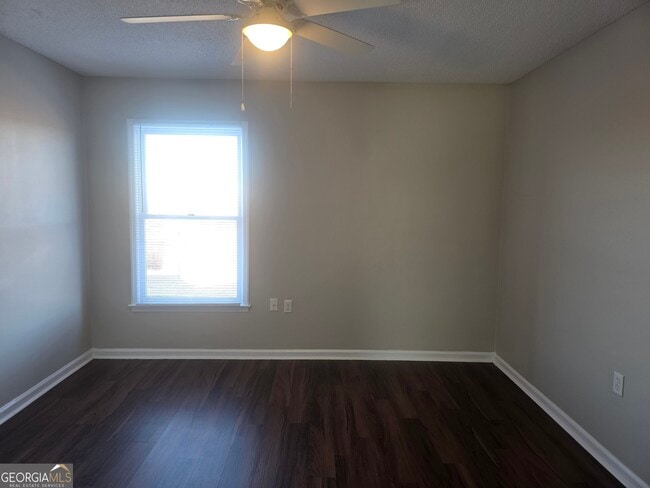 Building Photo - 230 Lanier Dr