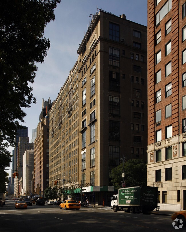 Building Photo - 65 Central Park W