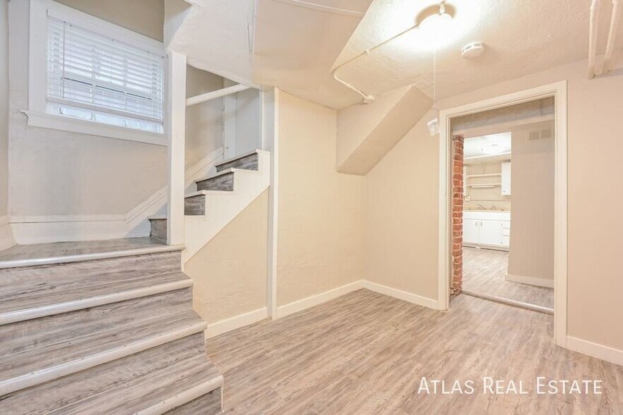 Building Photo - 1220 Corona St