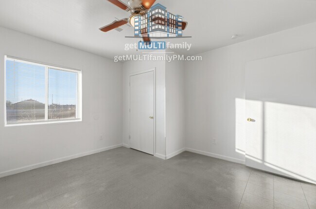 Building Photo - 1228 E Apache St