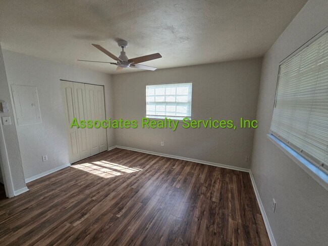 Primary Photo - 3BR/2BA "Home in Lake Ridge" – Corner Lot ...