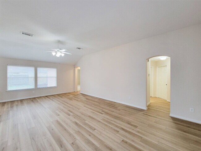 Building Photo - Haley Court, Pearland, TX 77584 - 3 BR 2.5 BA single-family home