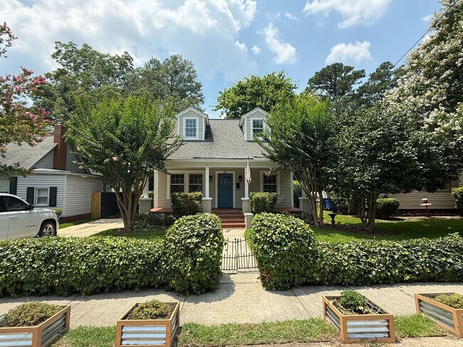 Building Photo - Gorgeous 4 Bed, 3 Bath Haymount Home