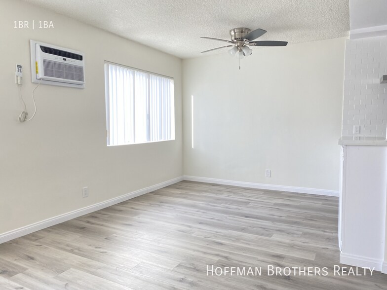 Building Photo - 7010 Lanewood Ave