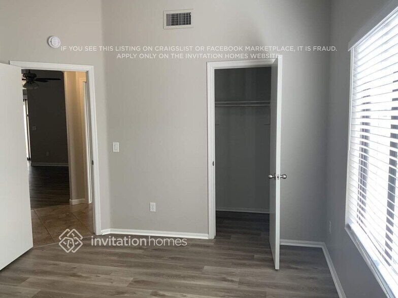 Building Photo - 20463 N 37th Ave