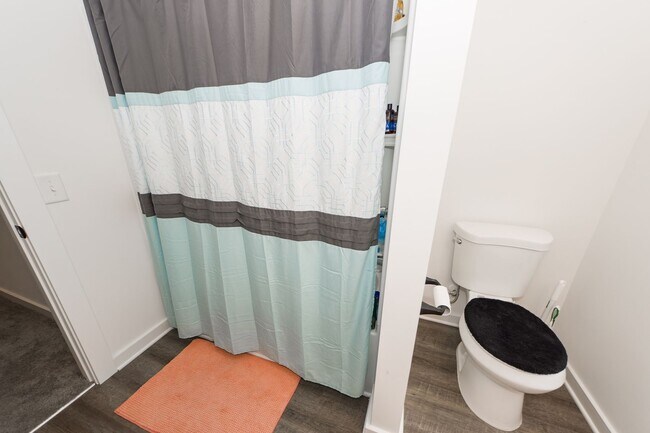 Building Photo - 4 Bedroom 3 Bath Home in Windsor Hill - North Charleston