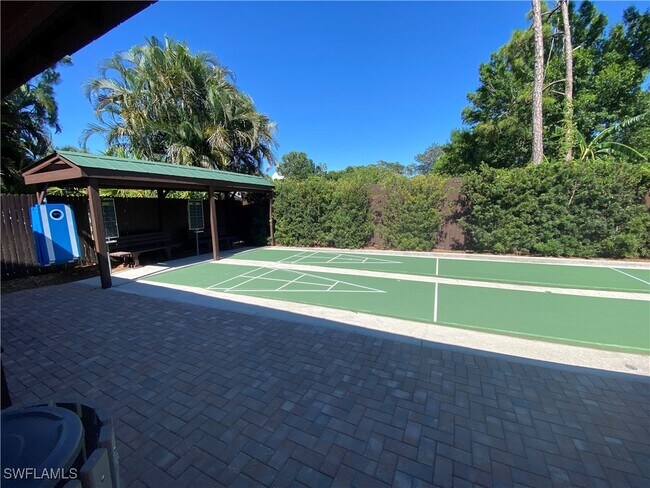 Building Photo - 15200 Cedarwood Ln