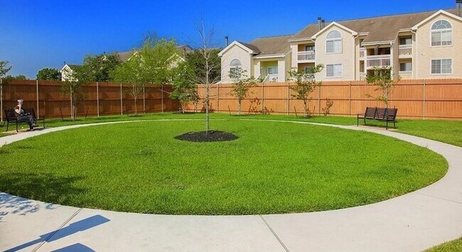 Building Photo - 313 N Centro Cir