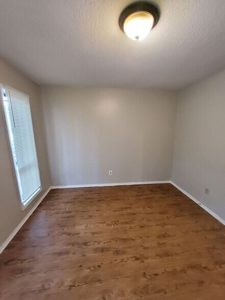 Building Photo - 591 Brockwood Ave