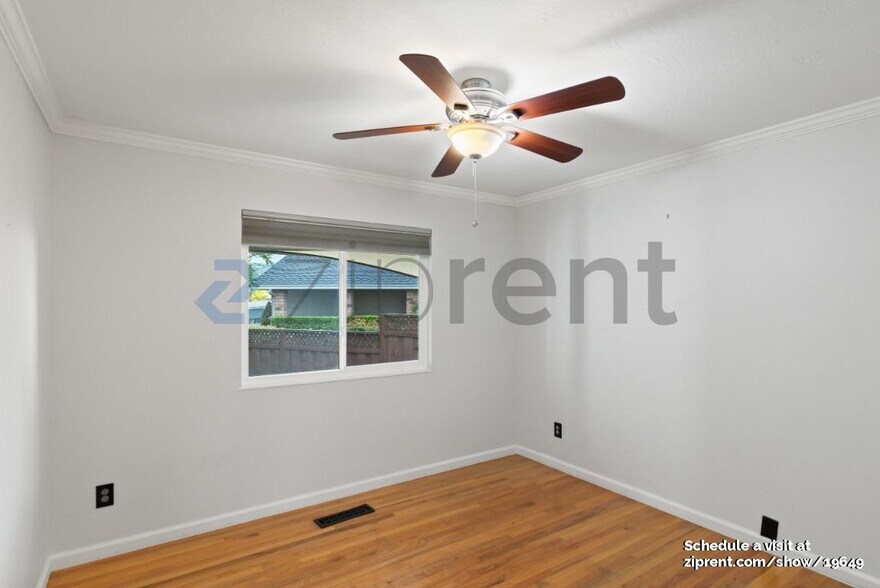 Building Photo - 325 Copco Ln