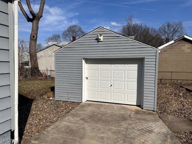 Building Photo - 799 Phoenix Ave