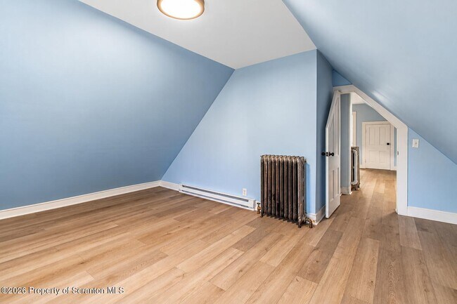 Building Photo - 1638 Sanderson Ave